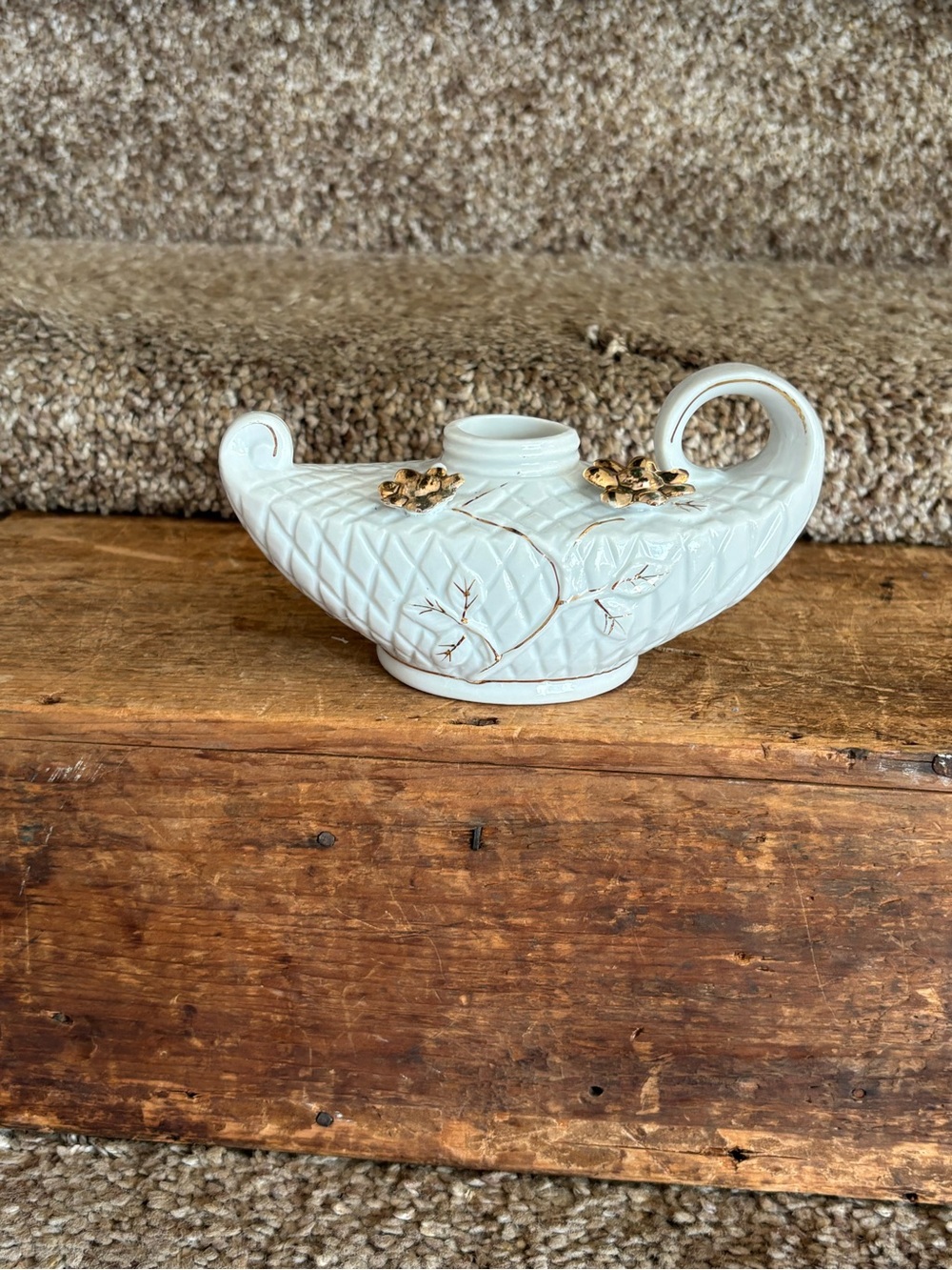 Elegant White Ceramic Decorative Vase with Gold Accents